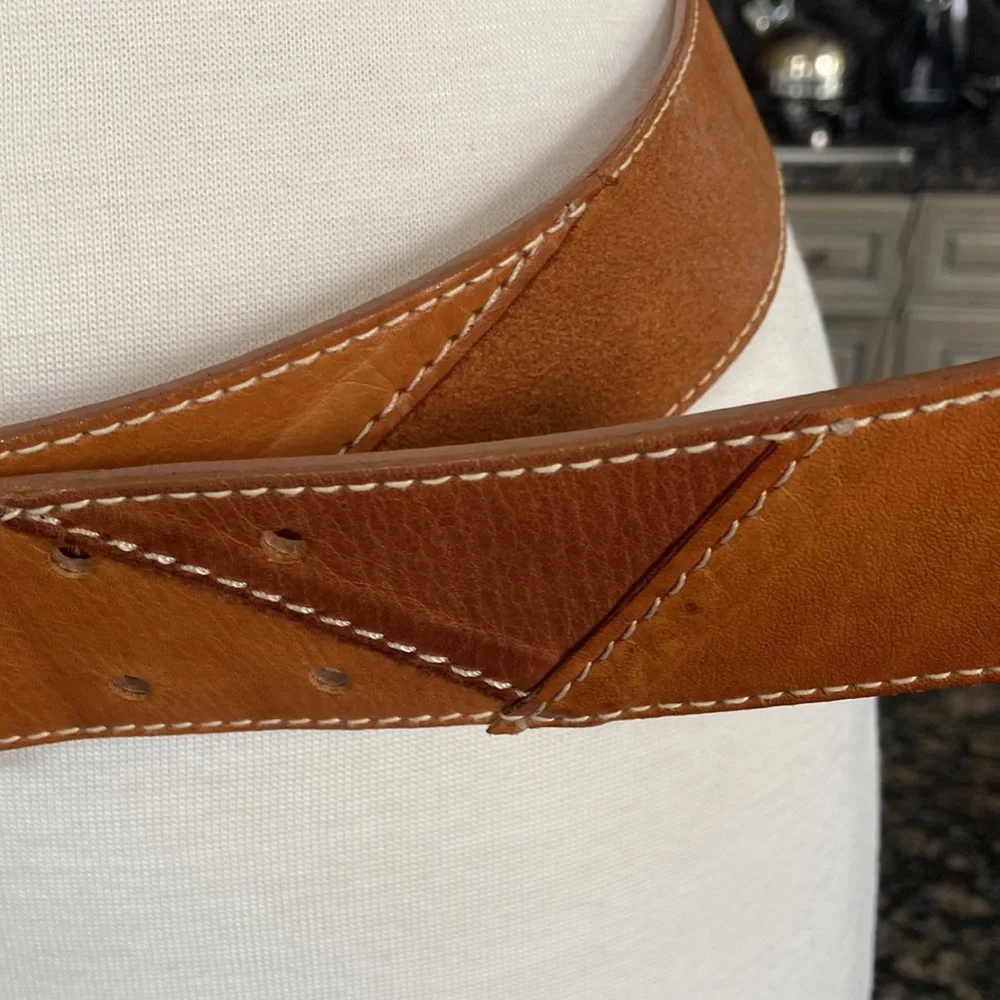 STREETS AHEAD WOMEN TAN LEATHER AND SURDE STITCHED DOUBLE PRONG BELT SIZE M